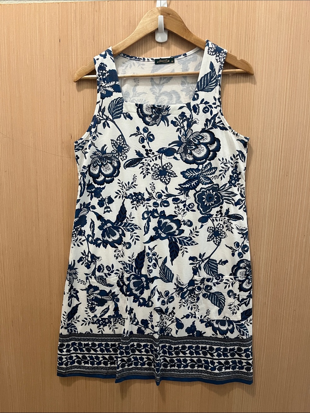 Ofeefan sleeveless dress blue and white size medium